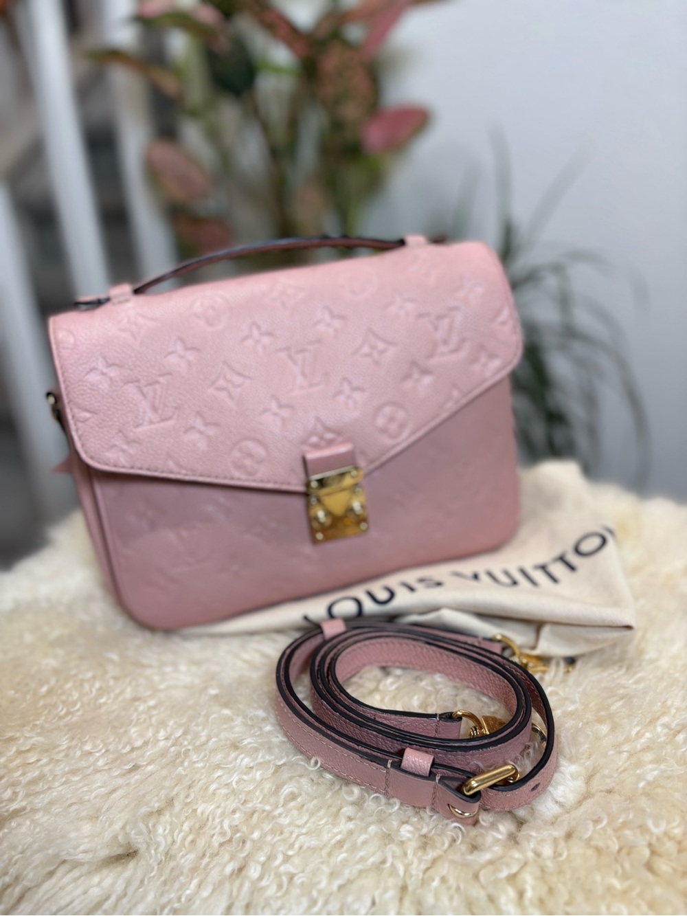 ‼️SOLD‼️Louis Vuitton Empreinte Pochette Metis Rose Poudre - Picture 12 of 15